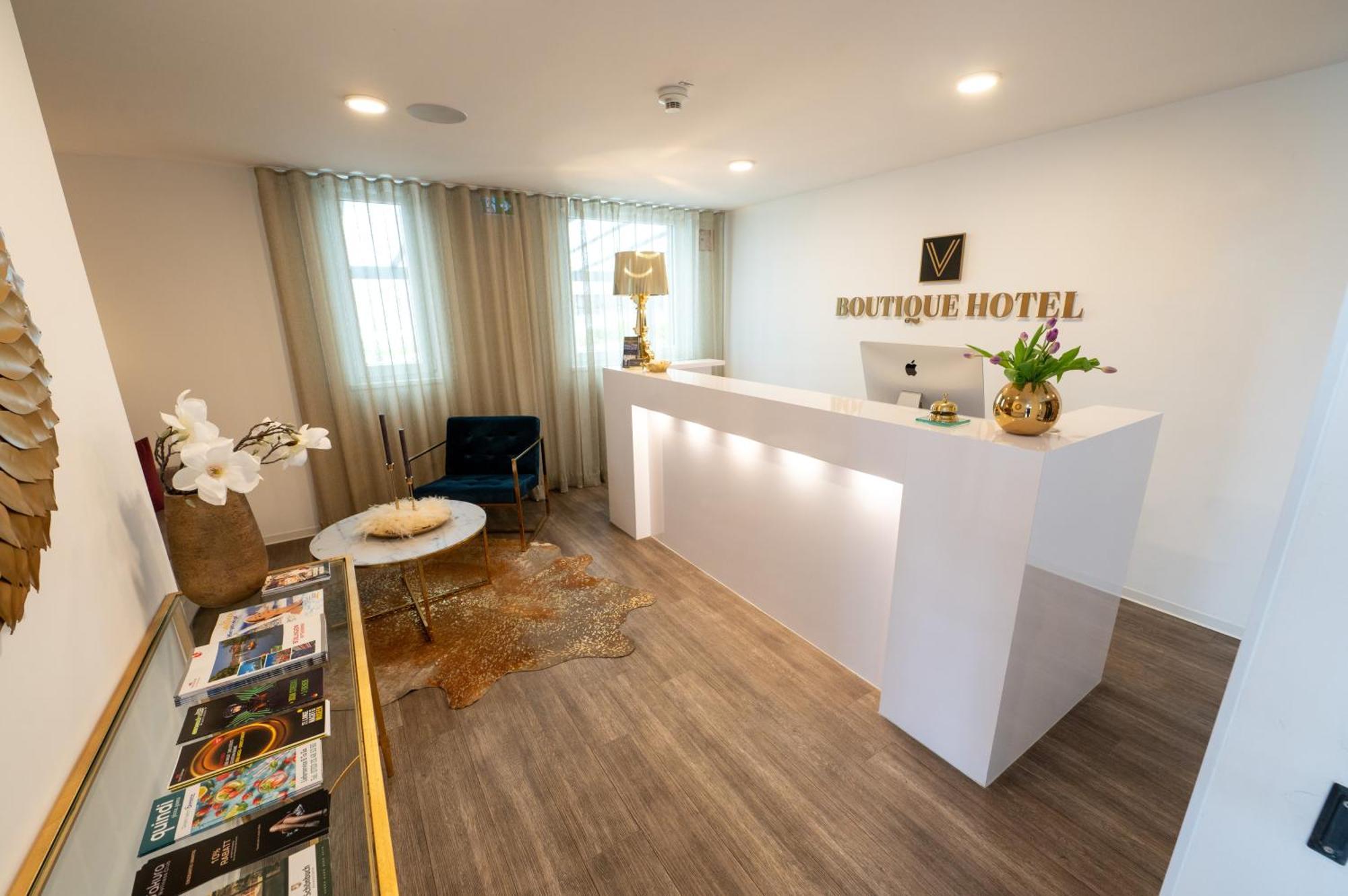 V Boutique Hotel Бёблинген Экстерьер фото