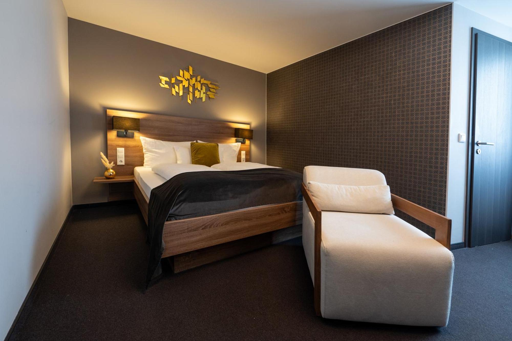 V Boutique Hotel Бёблинген Экстерьер фото