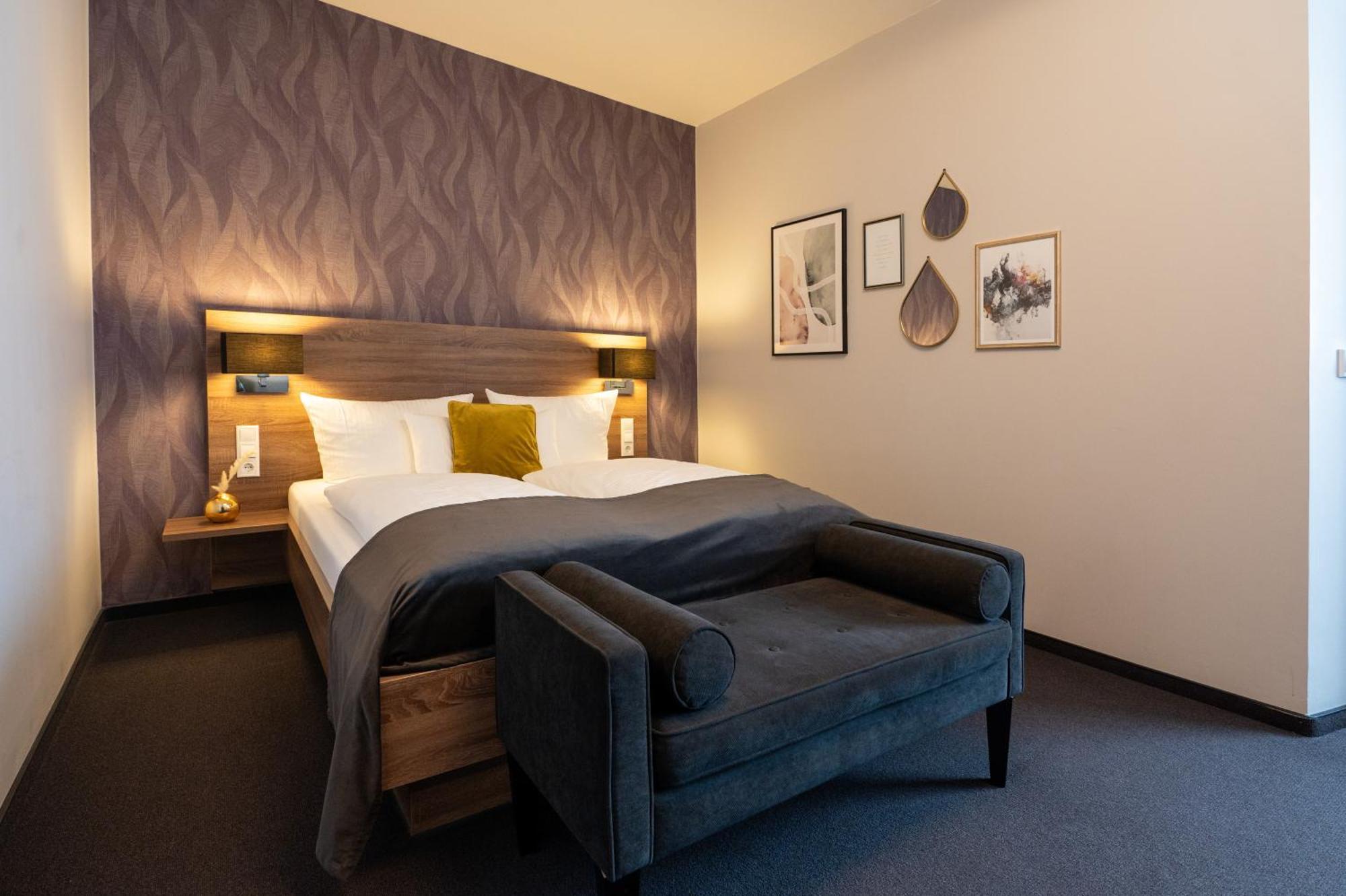 V Boutique Hotel Бёблинген Экстерьер фото