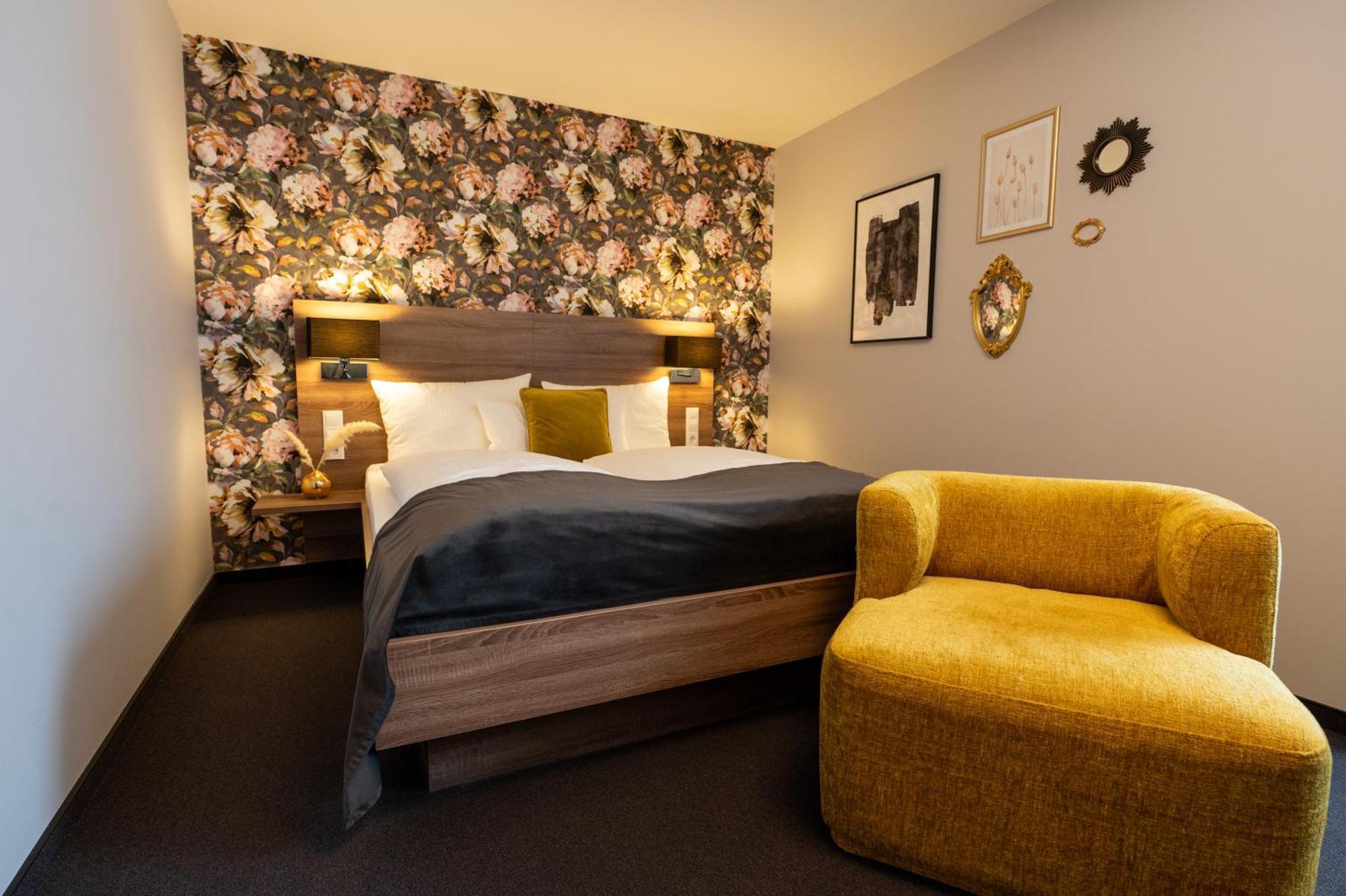 V Boutique Hotel Бёблинген Экстерьер фото