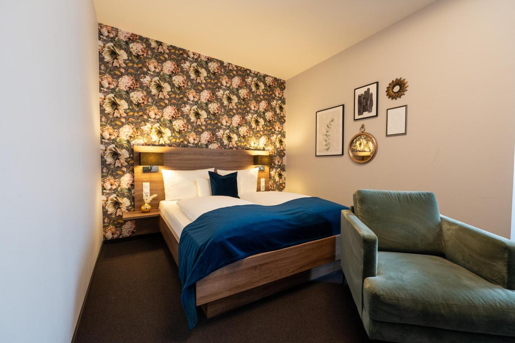 V Boutique Hotel Бёблинген Экстерьер фото