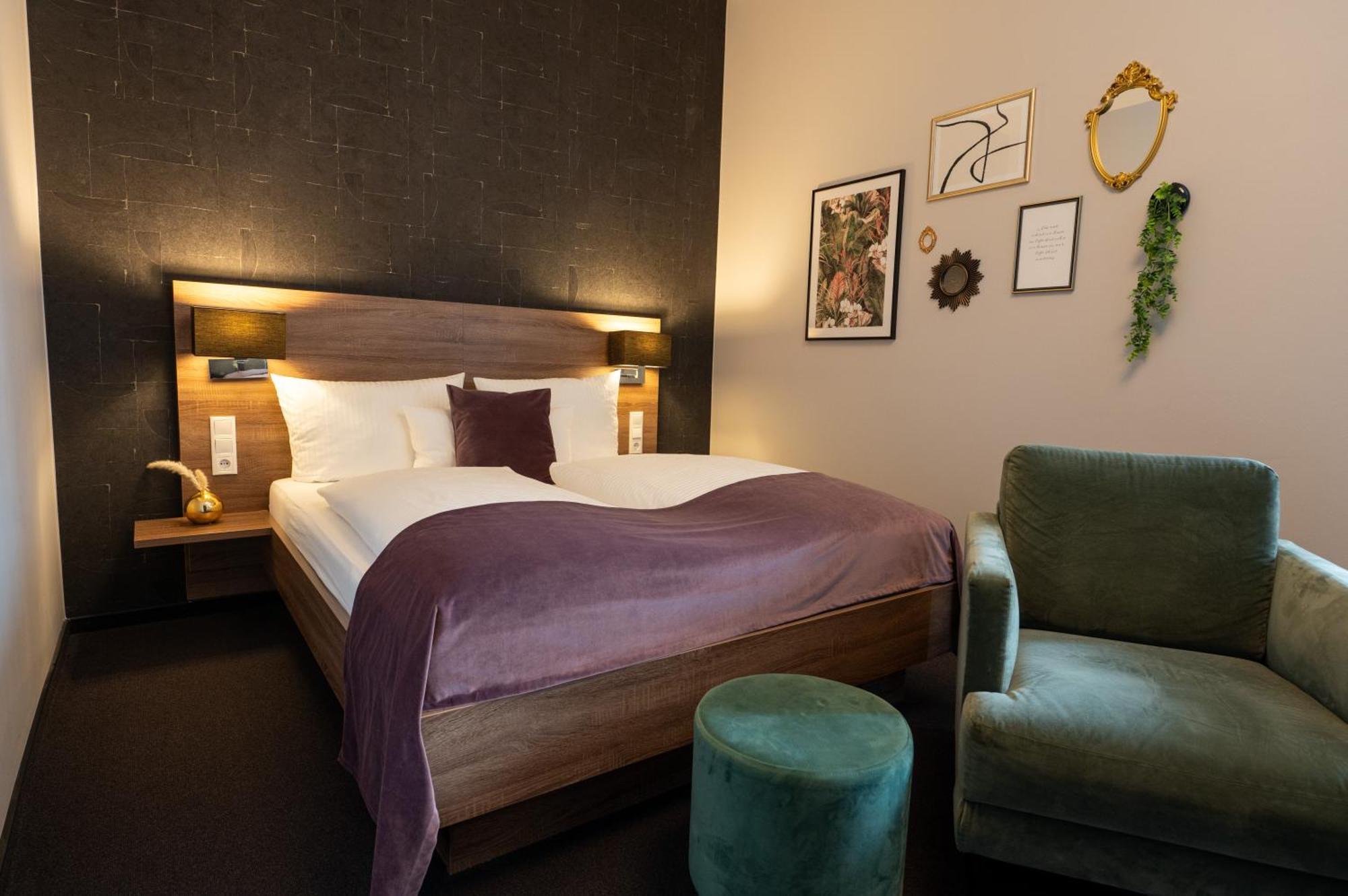 V Boutique Hotel Бёблинген Экстерьер фото