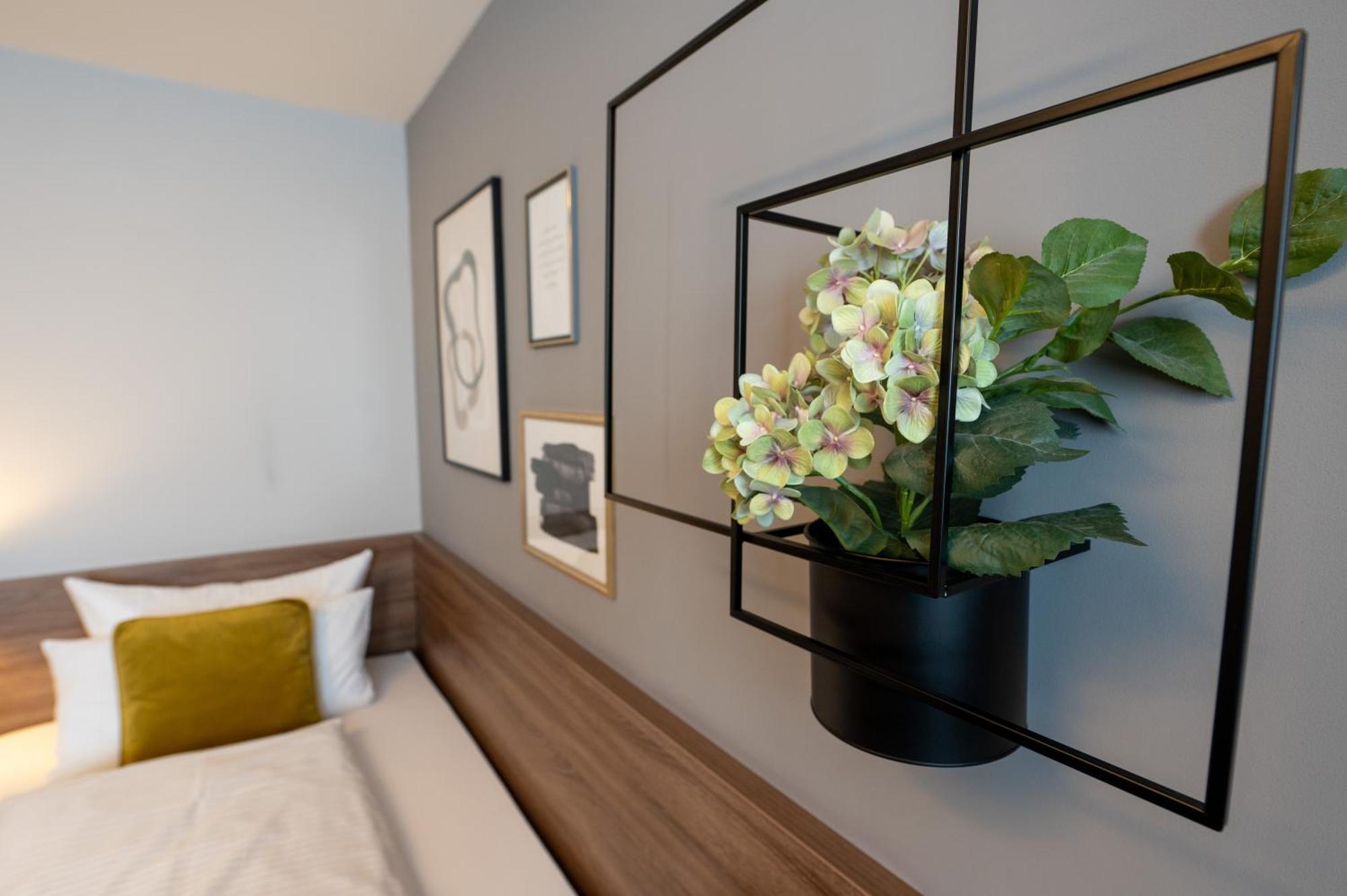 V Boutique Hotel Бёблинген Экстерьер фото