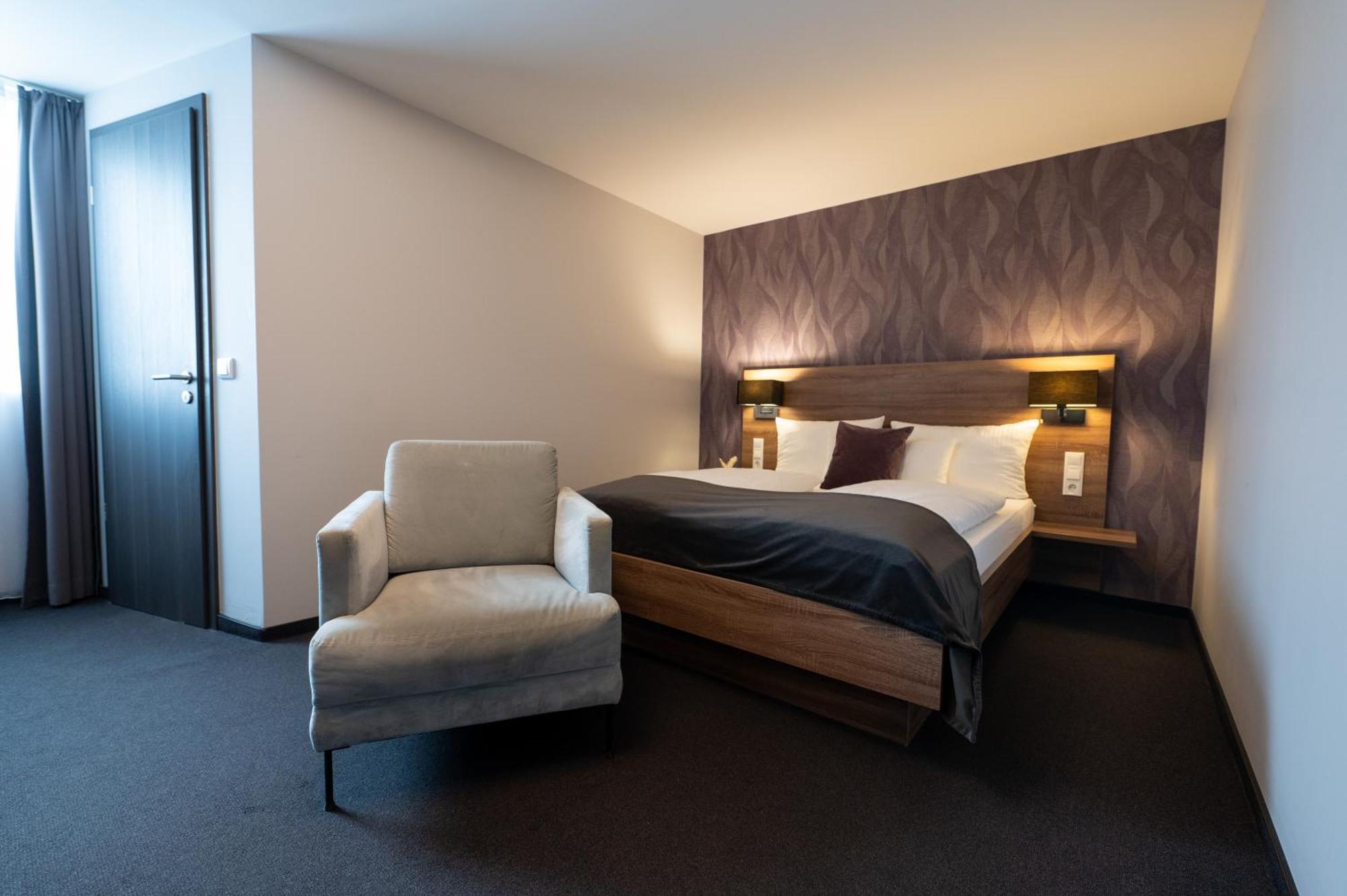 V Boutique Hotel Бёблинген Экстерьер фото